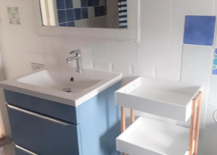 Appartement Des Flots De Ma Vie - Florence Et Virginie Gossin - Barzan