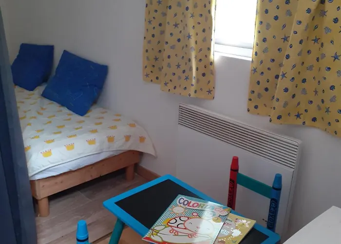 Appartement Des Flots De Ma Vie - Florence Et Virginie Gossin - Barzan